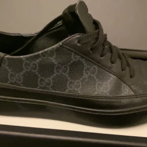 Gucci skor storlek 41 - Begagnat men i gott skick 