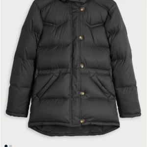 Vinterjacka  - jättefin vinterjacka från boomerang modellen Alexandra storlek xxxs, skulle säga att det är en xxs, jag har vanligtvis xs och den är lite tajt längst ner. Inga skador eller defekter på jackan, fint skick. Ordinarie pris 6000kr 