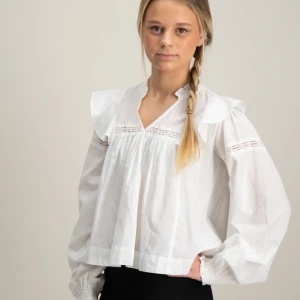 Gina tröja 💓 Strl 146/152 - Jättefin tröja från gina som jag aldrig använt 🫶🏻 Köpte för 279kr och säljer nu för 150kr. 