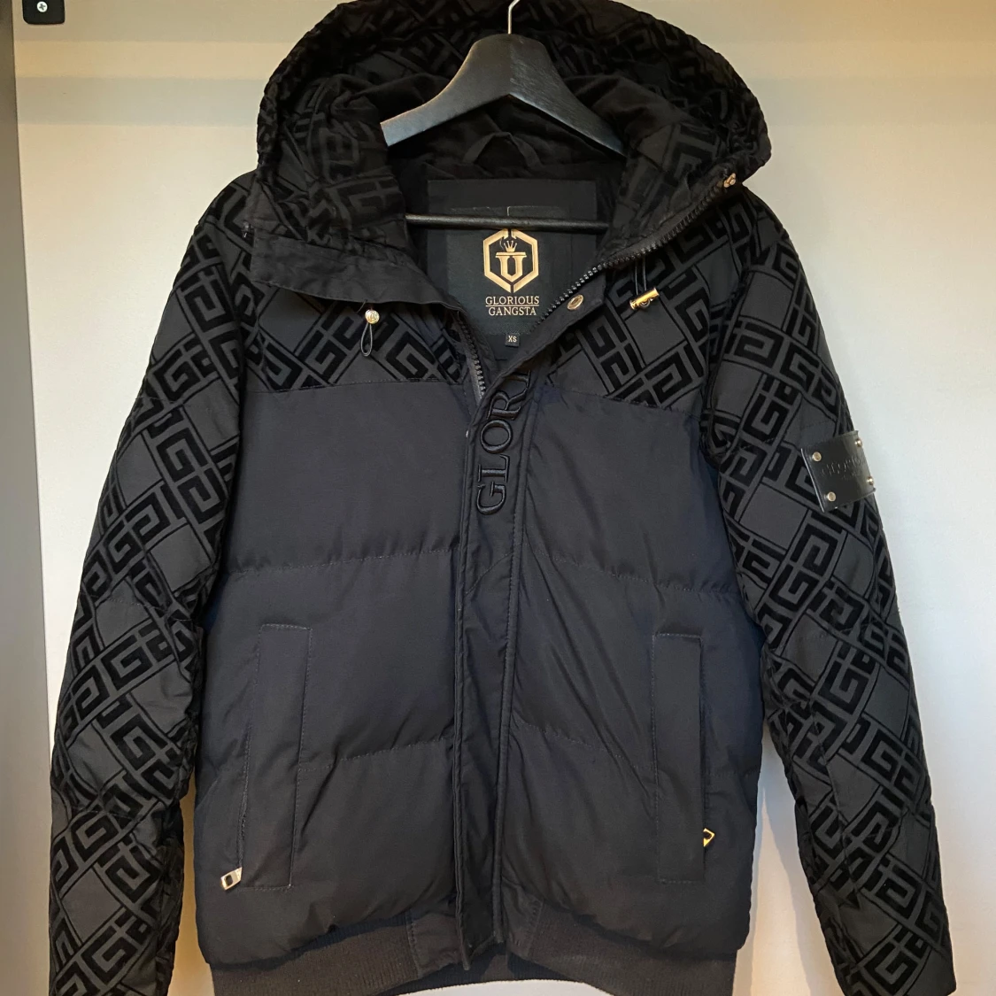 Svart pufferjacka från Glorious Gangsta - 91