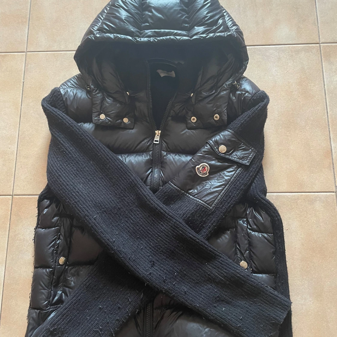 Svart pufferjacka från Moncler