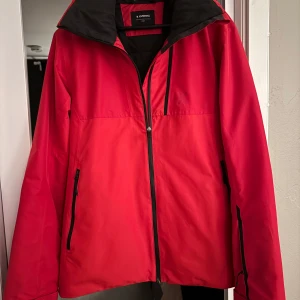Super fin skidjacka  - Skidjacka från Everest i storlek Medium. Endast använd en säsong, och därmed mycket fin