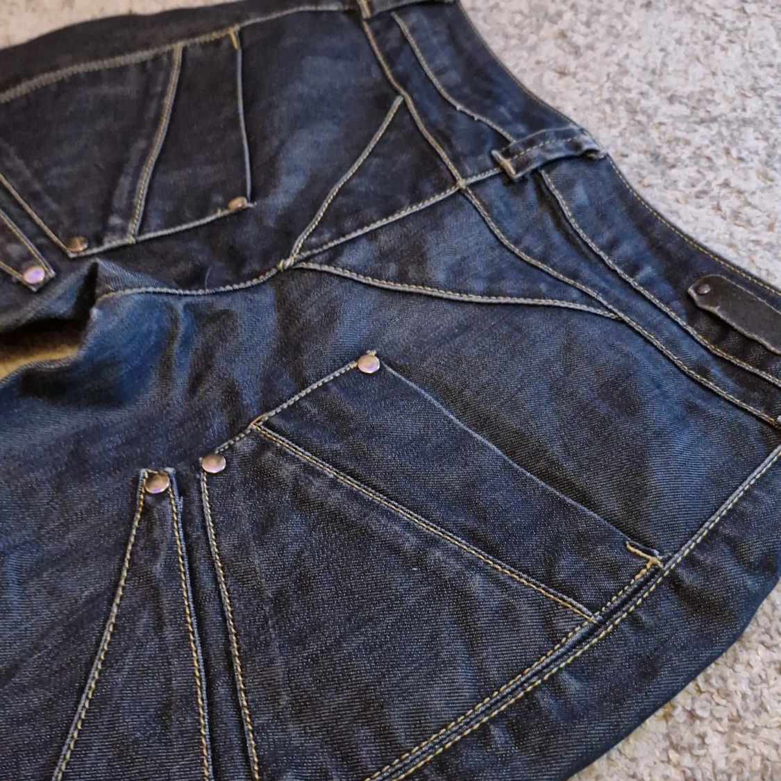 Mörkblå jeans från R.marks - 93