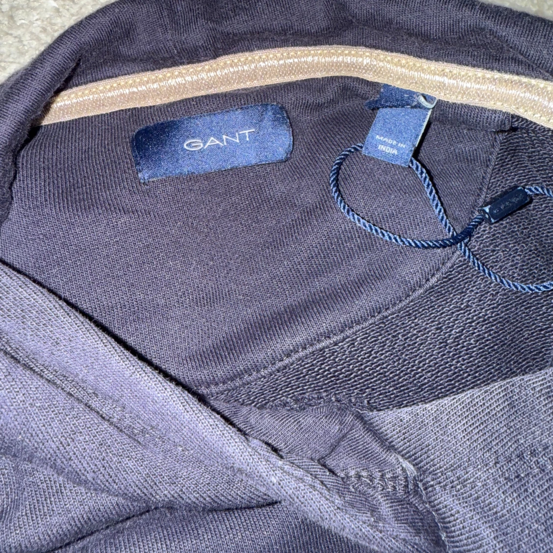 Svart hoodie från Gant - 91