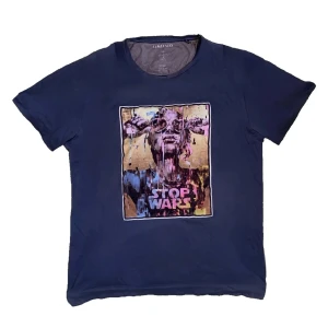 Limitato T-shirt - - Navy W/ Colorfilled Monogram - Storlek: XL (Passar Large) - Fint skick (9/10) - Nypris: 2200 SEK