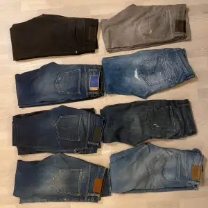 Massa feta jeans ligger uppe på sidan just nu. Checka gärna, det finns olika storlekar men alla är runt W31-34 och L32-34. Följ även oss då många fler Dondup, Jacob Cohen och Replay bland annat kommer upp inom kort!