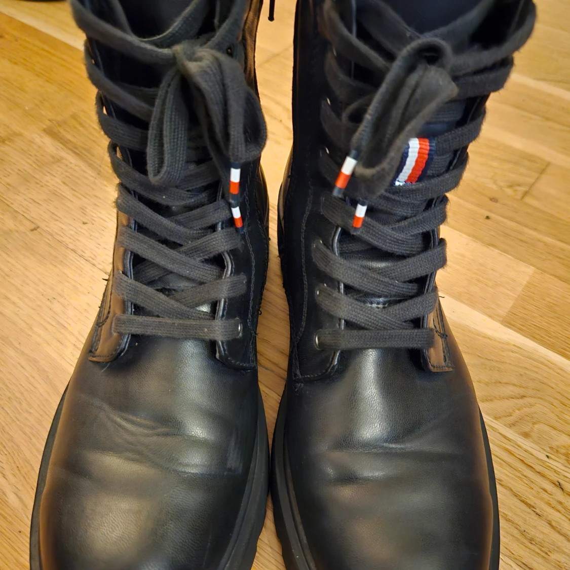 Svarta boots från Tommy Hilfiger - 91