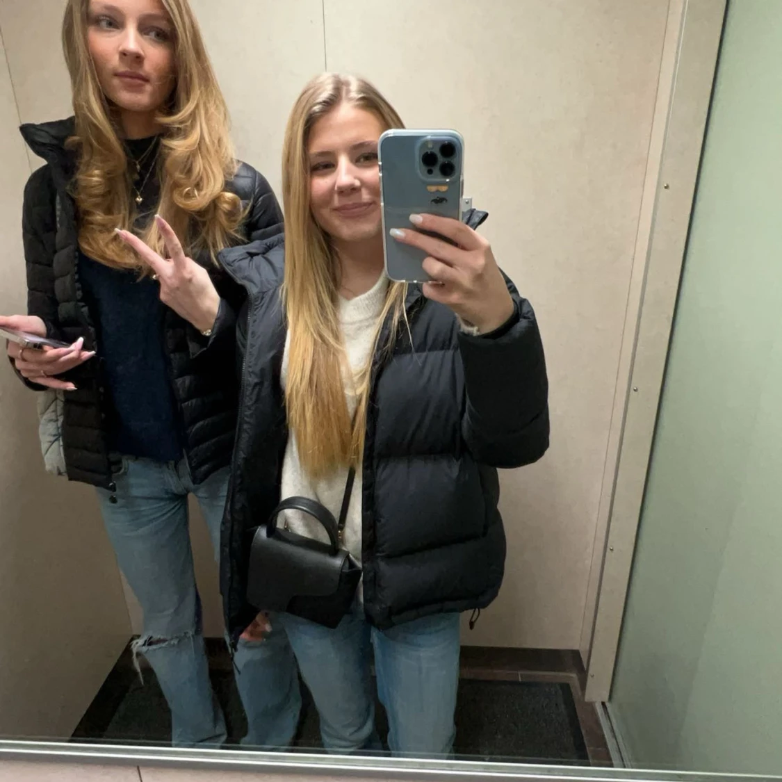 Svart pufferjacka - 90