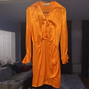 Klänning - Storlek xs från zara. Aldrig använd. 