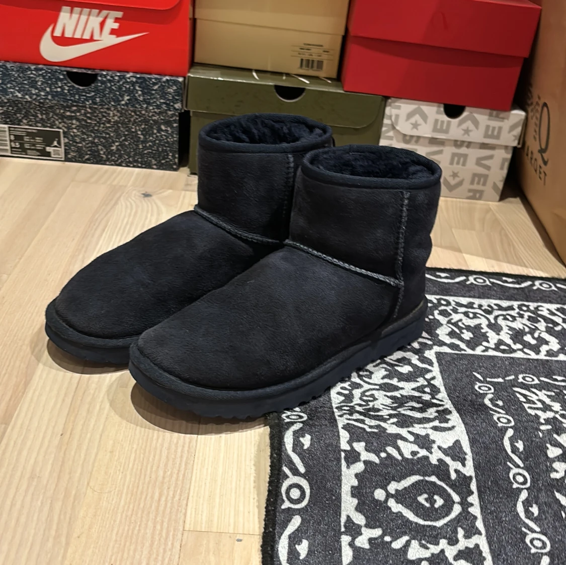 Mörkblåa Uggs 