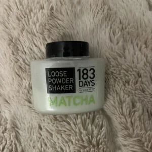 Puder - Säljs då den ej används. 80% produkt kvar. 