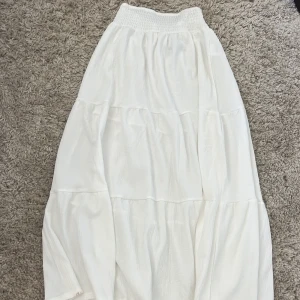 Långkjol  - Säljer denna fina sköna kjolen ifrån lager 157 i storlek S 💗använd 1 gång, nypris 100 säljer den för 70