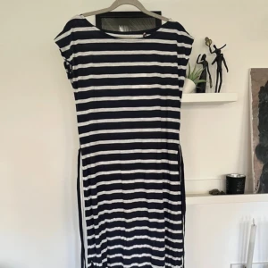 Klänning - Xs Oanvänd   Blå & vit randig 