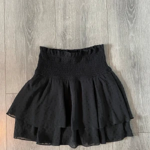 Volangkjol - Från bikbok strl xs, passar s