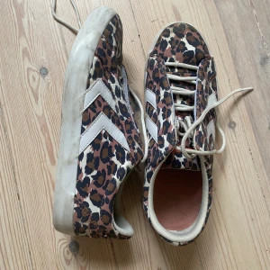 Leopard skor - Så snygga sneakers från hummel, strl 38. Perfekta nu till hösten❤️