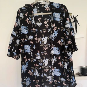 Kimono/kofta - Fint skick. Storlek xs-s
