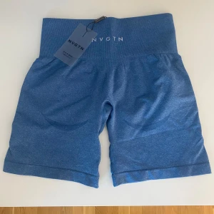 Shorts från NVGTN - Blå shorts från NVGTN i storlek S💙 