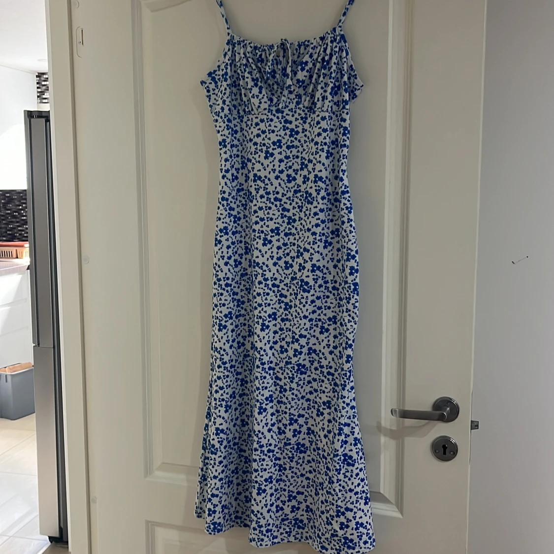 Blommig klänning  - 90