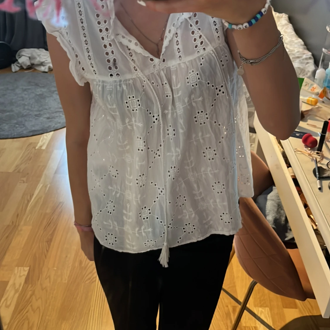 vit fin blus från Only i storlek S