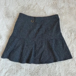 Grå kjol från stokhlm  - Storlek M, helt ny med prislapp