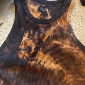 Halsternecktop - Köpt från SHEIN står M men skulle mer säga S