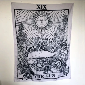 Tyg poster - Snodde bilder från säljaren jag köpte av! Jätte fin poster som är som ny, säljer eftersom jag tyvärr inte har plats för den :(
