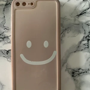 Iphone 8plus mobilskal  - Använd utan skador 