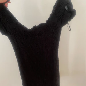 Off soulder klänning - Aldrig använt