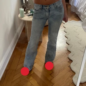 Brandy Melville jeans  - Brandy jeans bootcut lågmidjade 