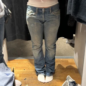 Blåa disel jeans - W 32, L32.  Disel industri, bra skick, lagade i skrevet