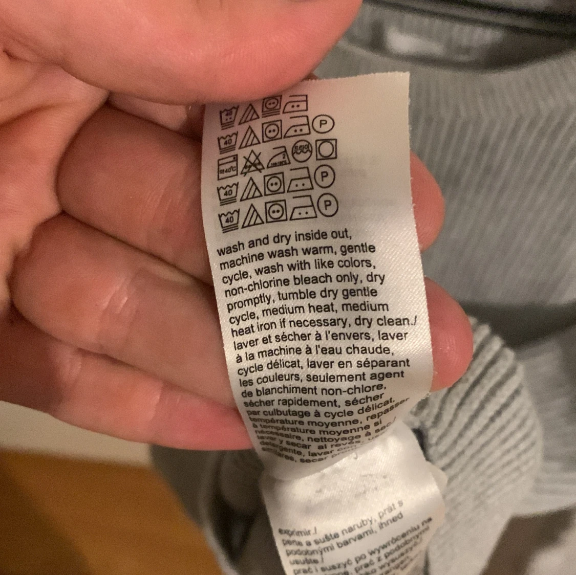 Grå stickad tröja från Calvin Klein - 92