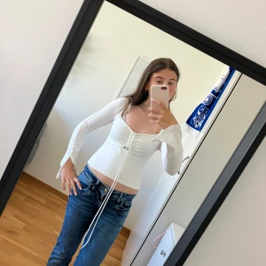 Vit tröja - Vit tröja från Gina tricot, storlek Xs, bra skick.