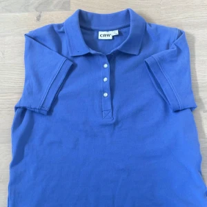 Ridpiké - Säljer en ridpiké från CRW, Hööks. Nypris 199kr. Har aldrig använt den. Den är mer lila i verkligheten än på bilderna.