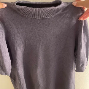 Kortärmad tröja  - Kortärmad tröja från Stockholm LM köpt från myrorna men i gott skick, skriv privat för fler bilder😁