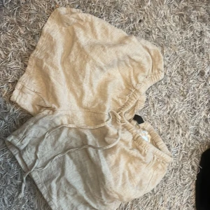 Linne shorts - Bra skick aldrig använda, frakten står köparen för💞 betalning via Swish direkt pris 70 kr 