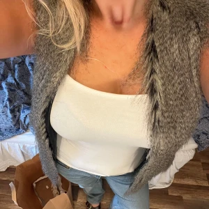 Grå pälsväst 💞 - Supersnygg grå pälsväst i storlek S💞