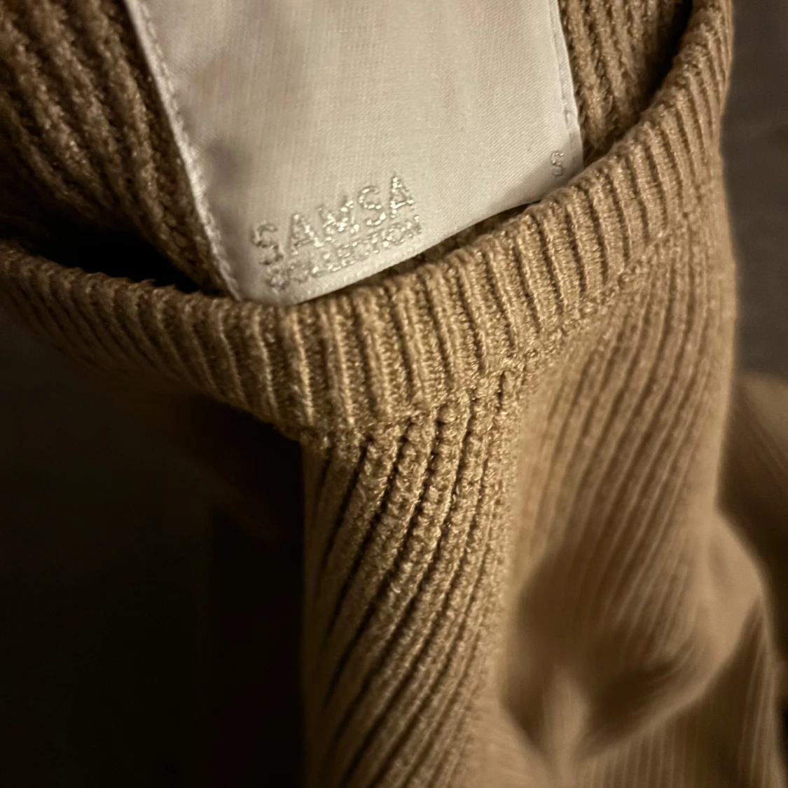 Stickad tröja strl S - 90