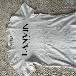 Lanvin t-shirt  - Riktigt bra skick och bra kvalite 