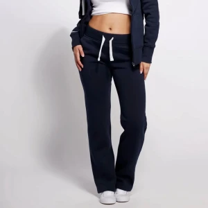 Russe merch byxa  - Hej jag säljer en byxa från det kända märket ”Russemerch”. Storlek S och nyskick.