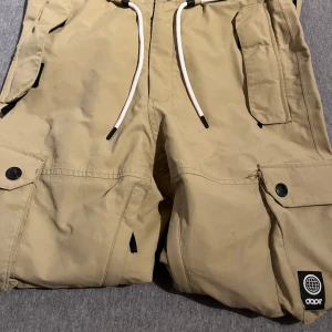 Baggy skidbyxor Dope - Bra form och bra skick