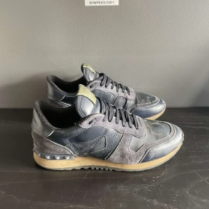 Valentino rockrunners  - T köpare!!!!