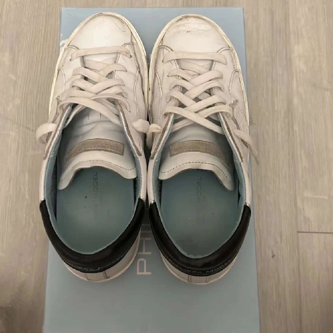 Philippe model  - 90