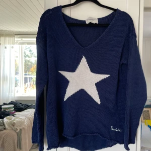 Stickad Tröja  - Fin stickad tröja från Bondelid i storlek M.