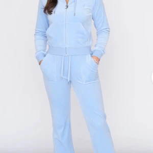 Juicy Couture sett  - Säljer mitt juicy sett för det kommer inte till användning, pris kan diskuteras💕💕