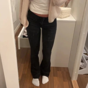 Lågmidjade jeans  - Superfina Lågmidjade bootcut jeans