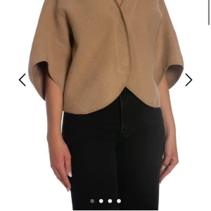 Söker  - Hej Söker denna kofta i storleken S till ett rimligt pris. Hör av er till mig om ni har och funderar på att sälja er kofta🥰