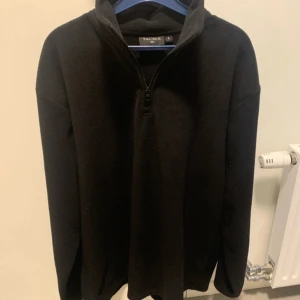 Fleecetröja  - Använd fåtal gånger!  I fint skick!  Stl L