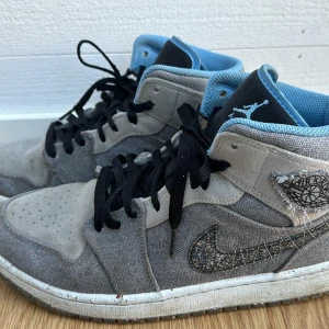 Jordan 1 mid  - Okej skick. Priset går alltid att diskutera!