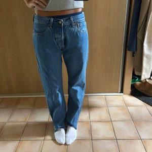 Jeans från Levis  - Levis jeans , skurna där nere (se storlekar på sista bilden)