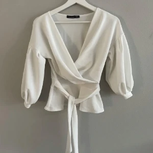 Blus  - Jättefin blus, aldrig använd! 